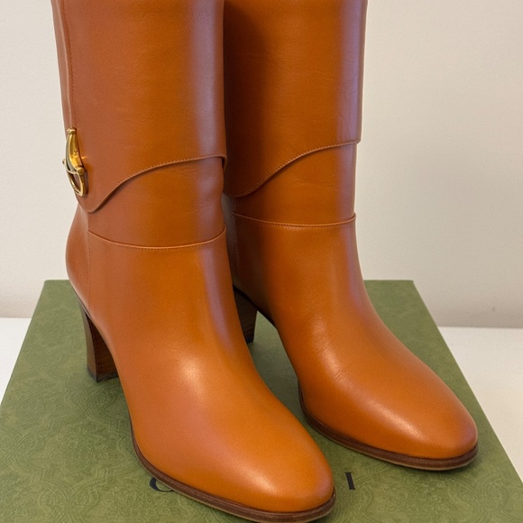 size 39G - Gucci Elizabeth Heeled Ankle Boots Horsebit Brown Cognac - Picture 1 of 8